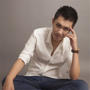 肏肥女人骚逼视频
